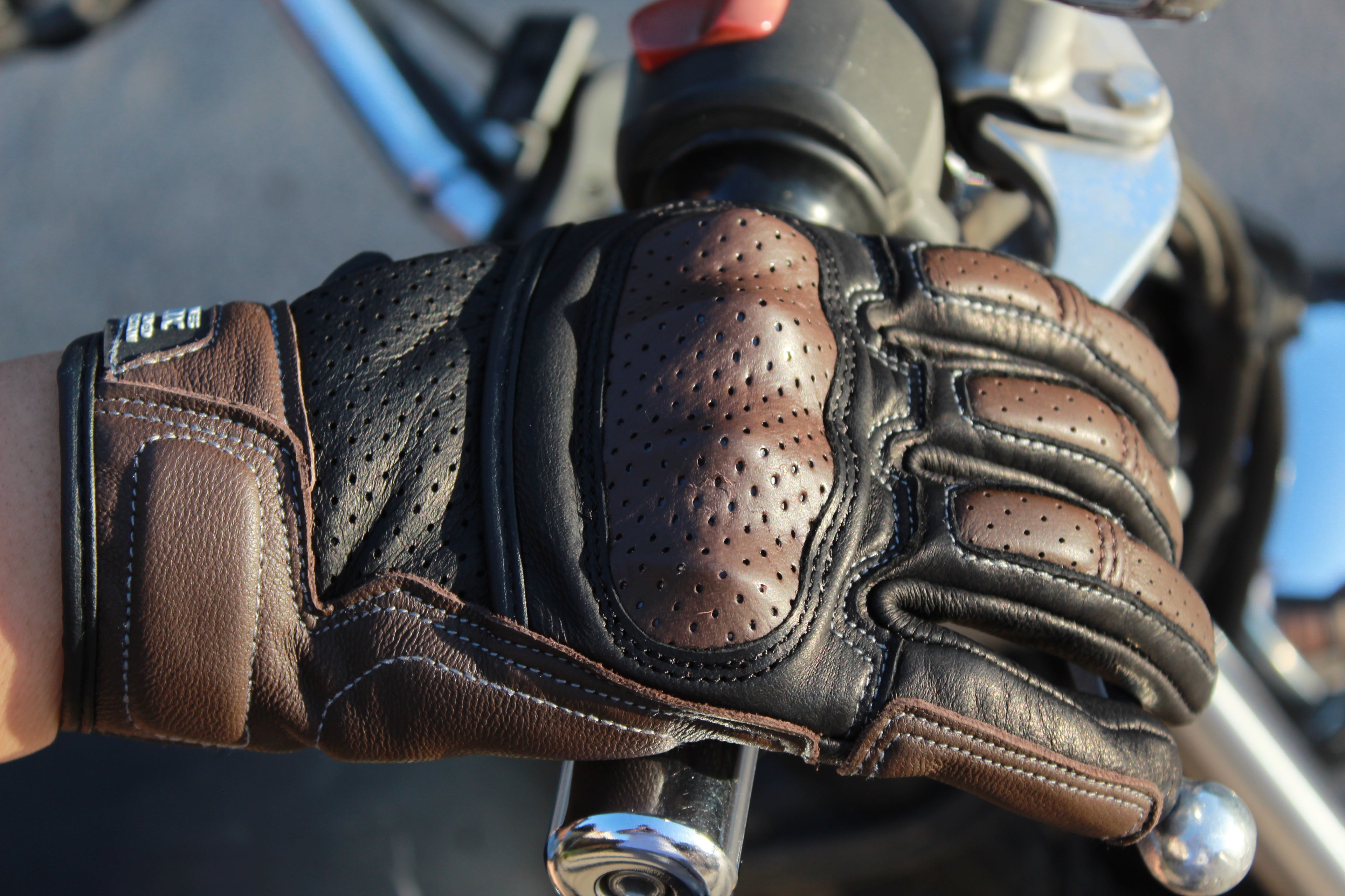 Guantes de Cuero Vintage para Moto Alpines Fox Café – Estilo Café Racer y Clásico