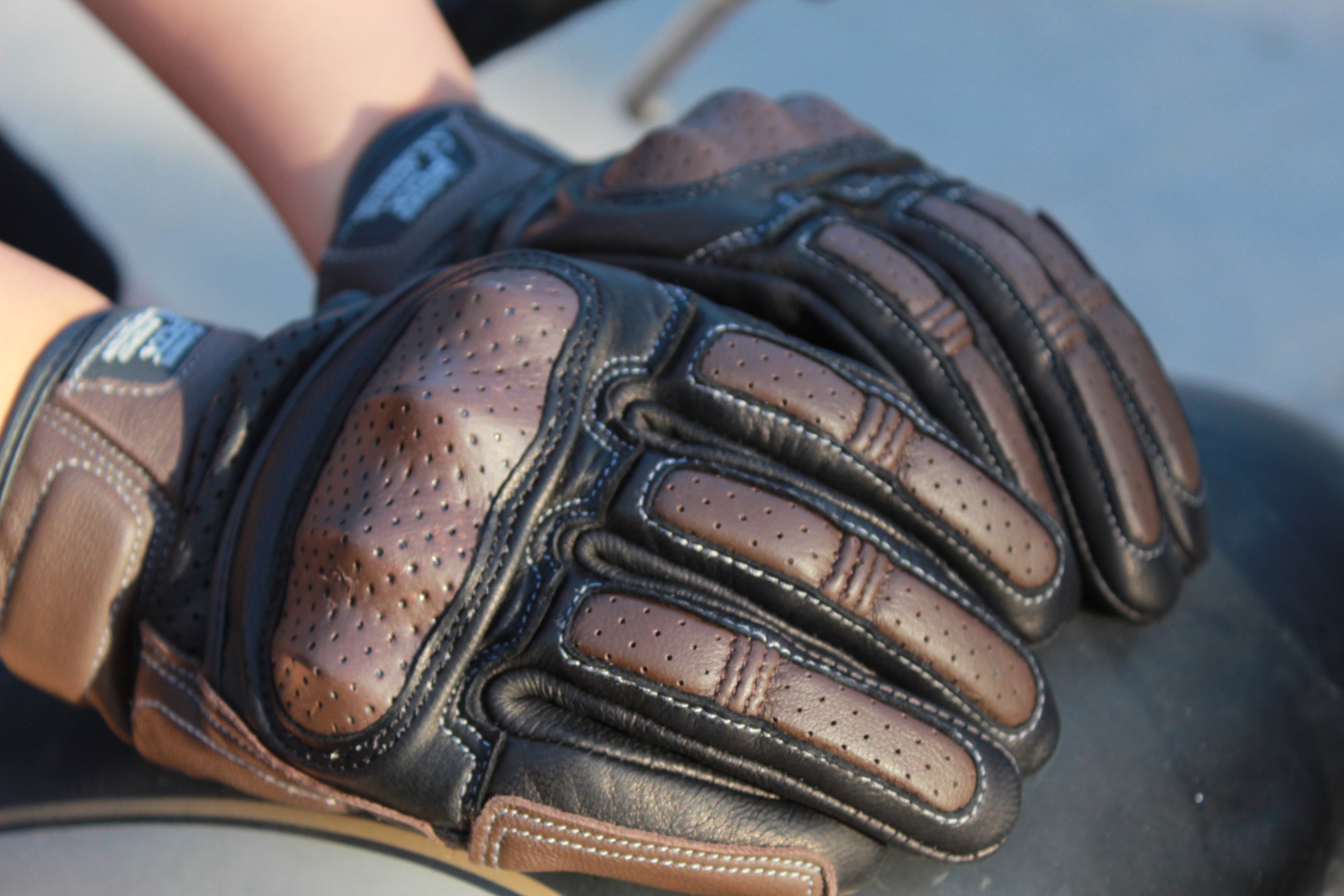 Guantes de Cuero Vintage para Moto Alpines Fox Café – Estilo Café Racer y Clásico