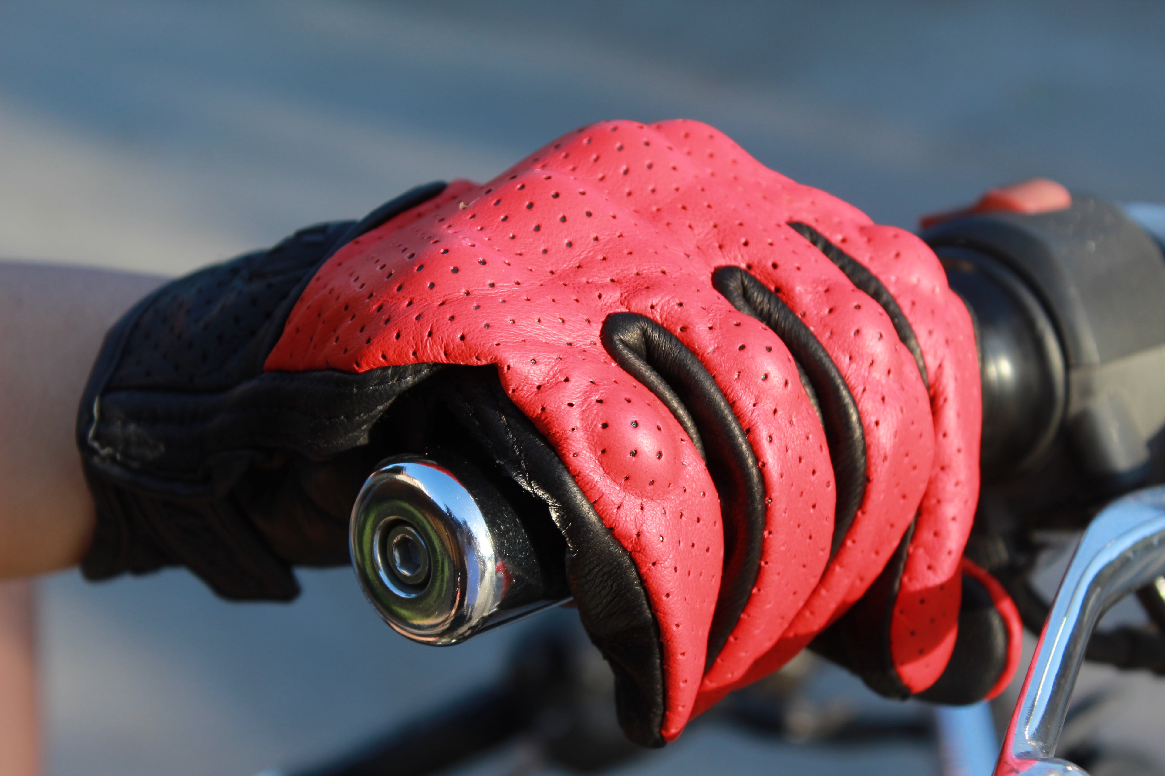 Guantes de Cuero Retro para Moto Rojo y Negro – Estilo Vintage Clásico