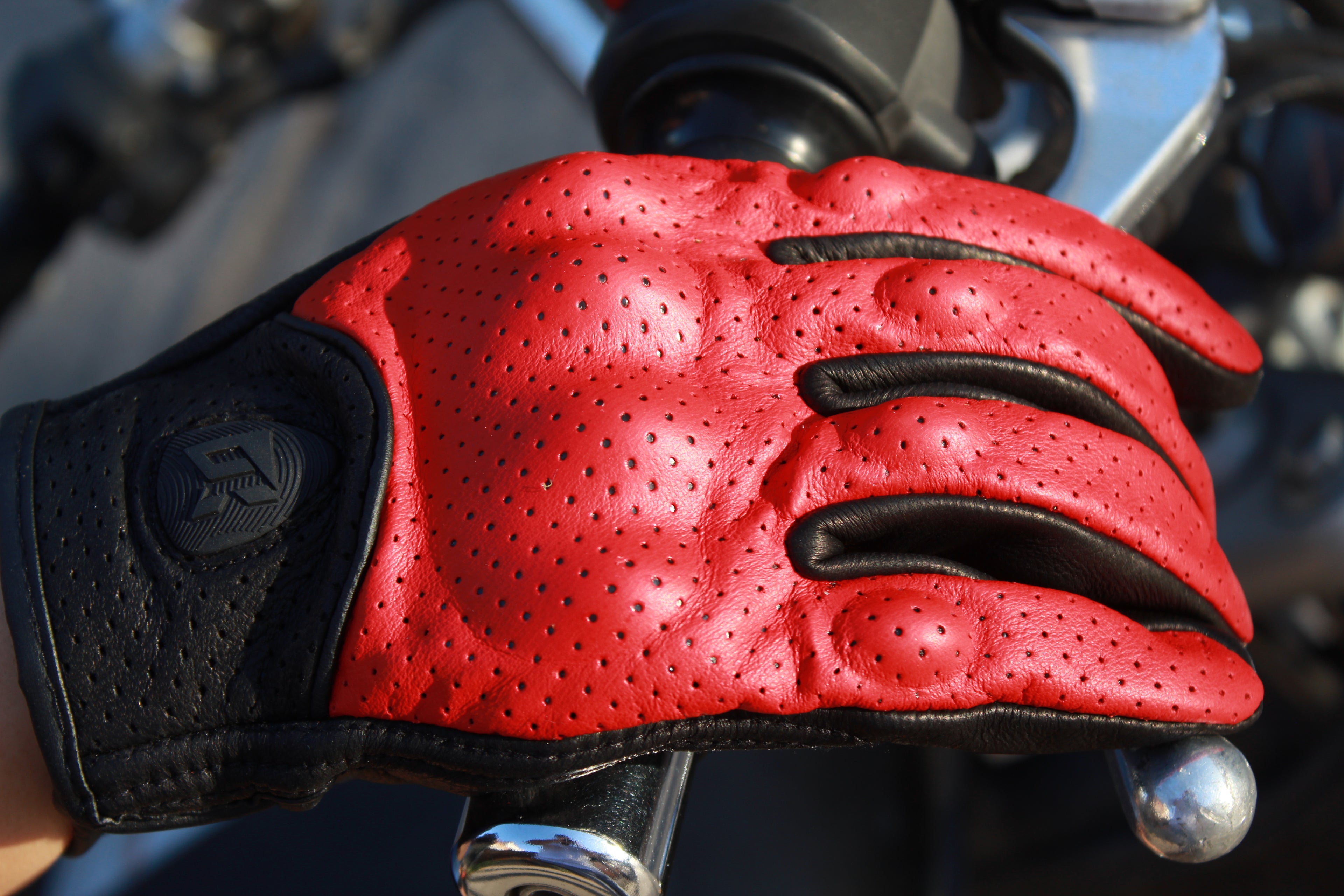 Guantes de Cuero Retro para Moto Rojo y Negro – Estilo Vintage Clásico