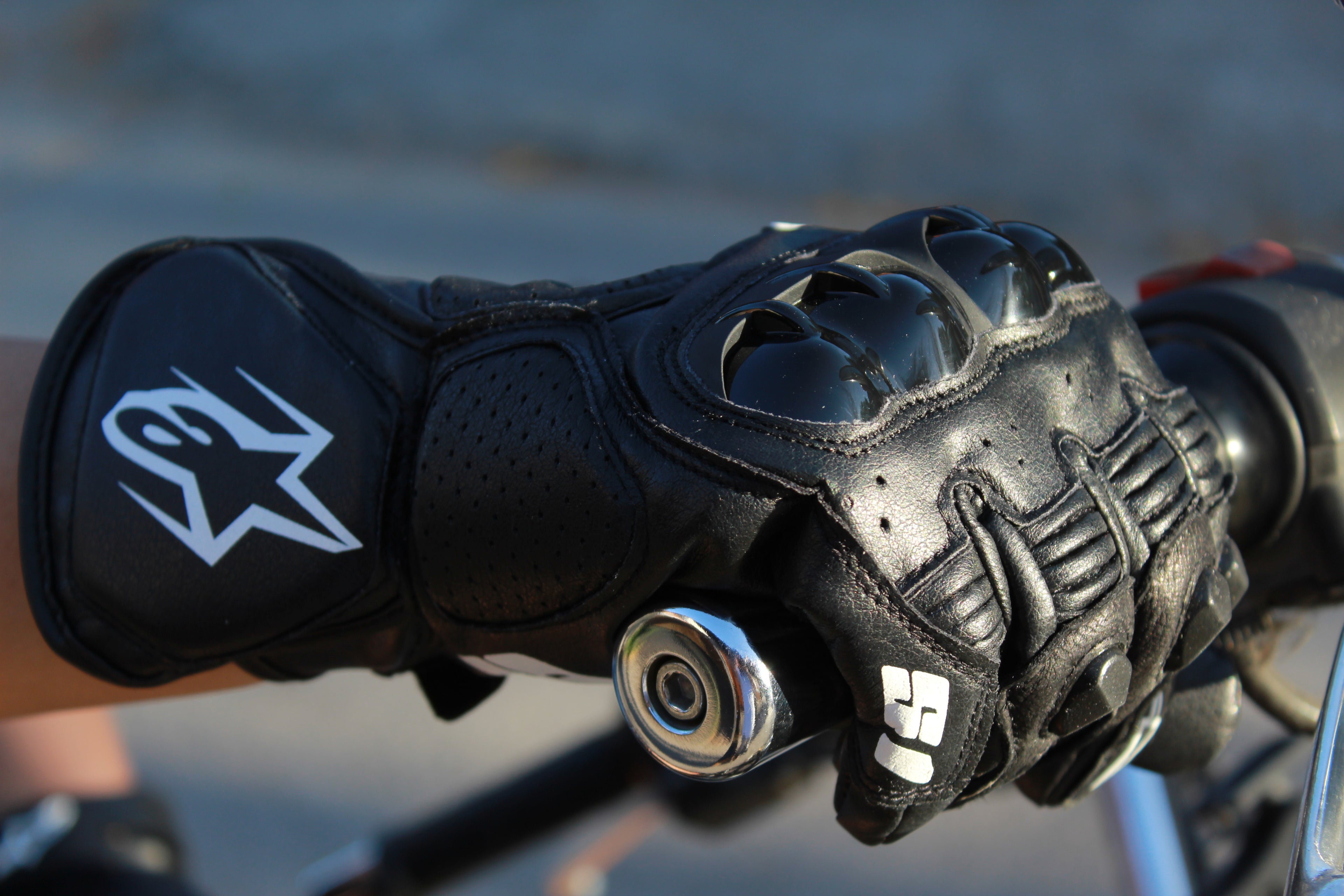 Guantes Alpinestars Negros de Moto Puño Largo – Protección Biker Profesional