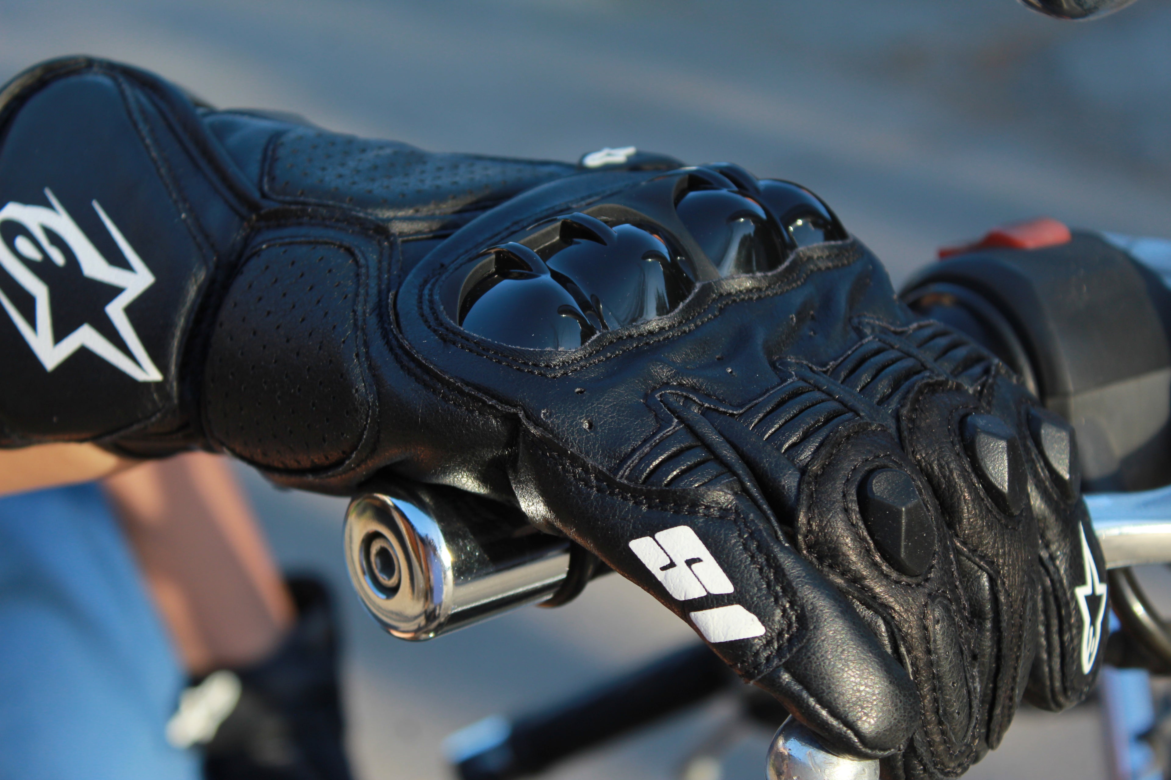 Guantes Alpinestars Negros de Moto Puño Largo – Protección Biker Profesional