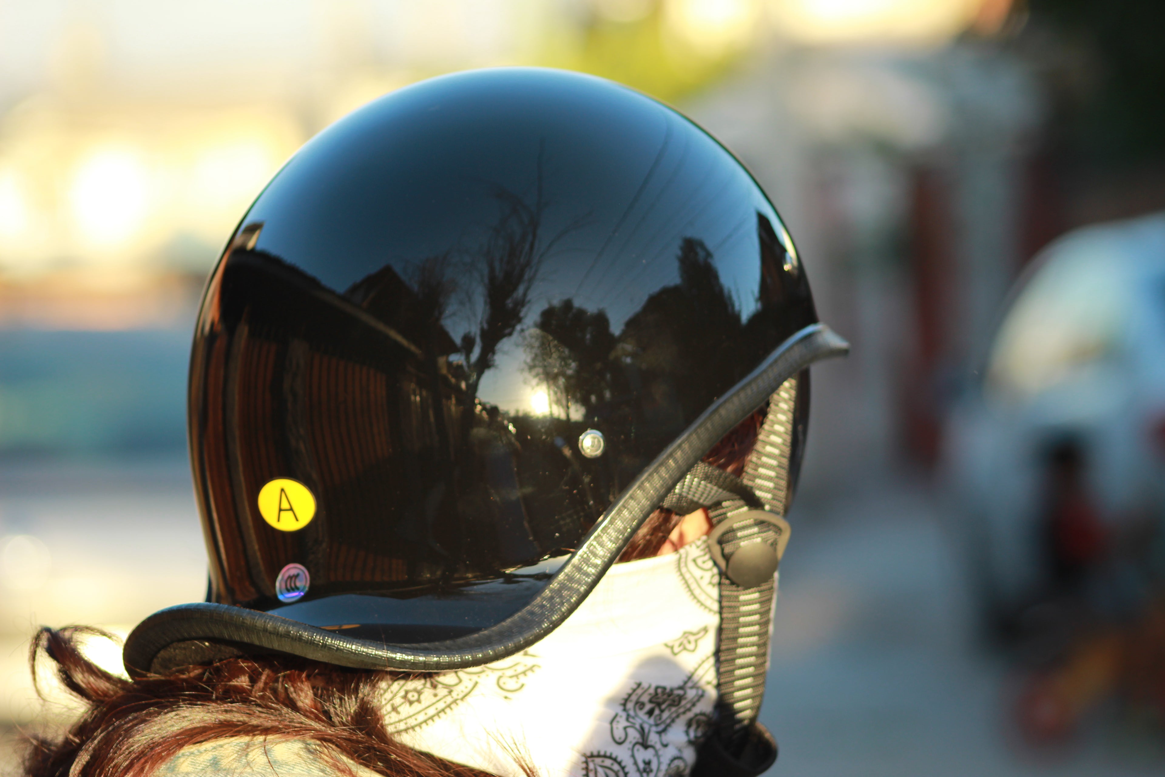 Casco Moto Tipo Jockey Negro Brillante Custom Retro – Estilo Bobber Minimalista