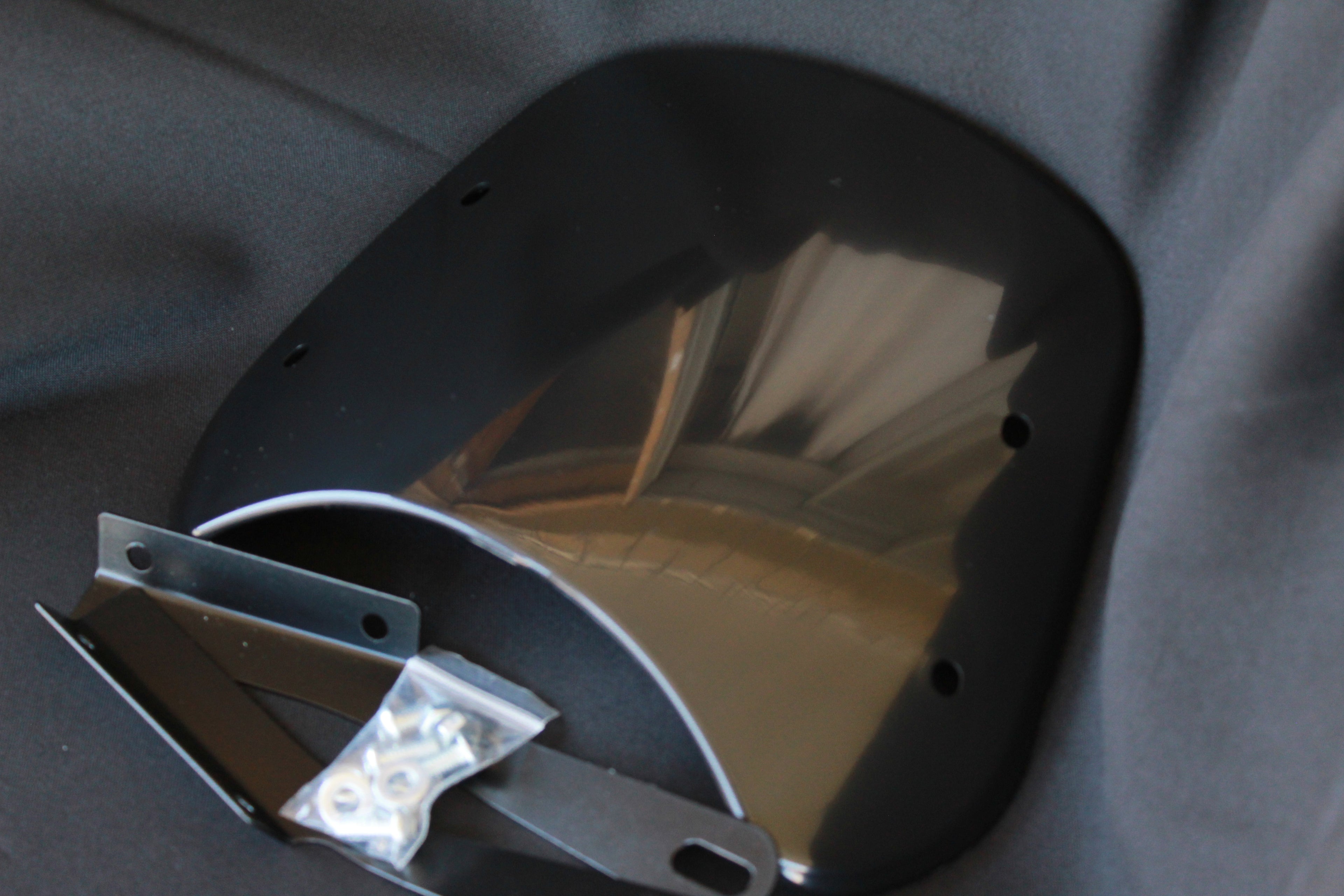 Parabrisas Moto Universal Negro Custom – Café Racer, Bobber y Scrambler