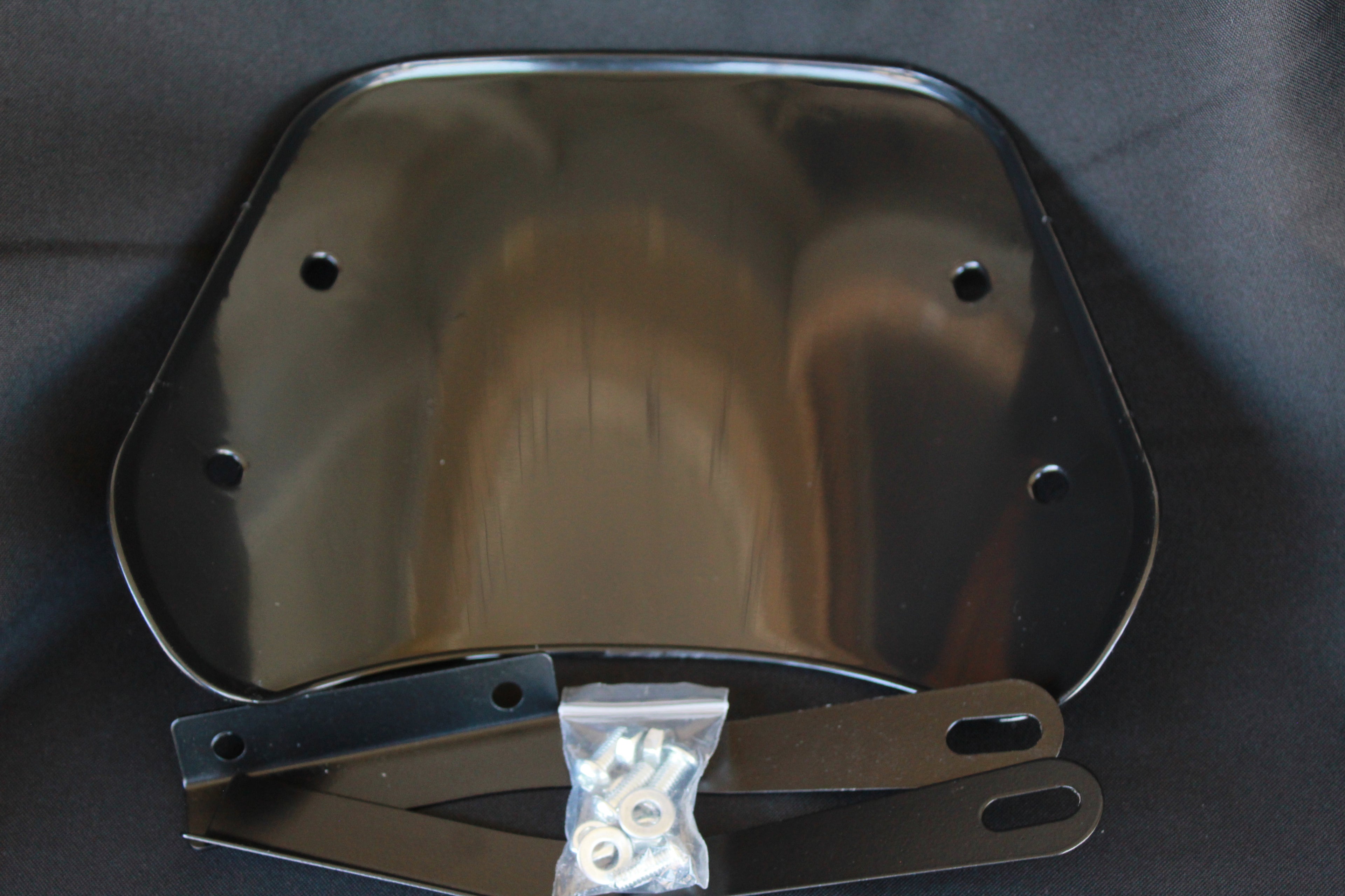 Parabrisas Moto Universal Negro Custom – Café Racer, Bobber y Scrambler