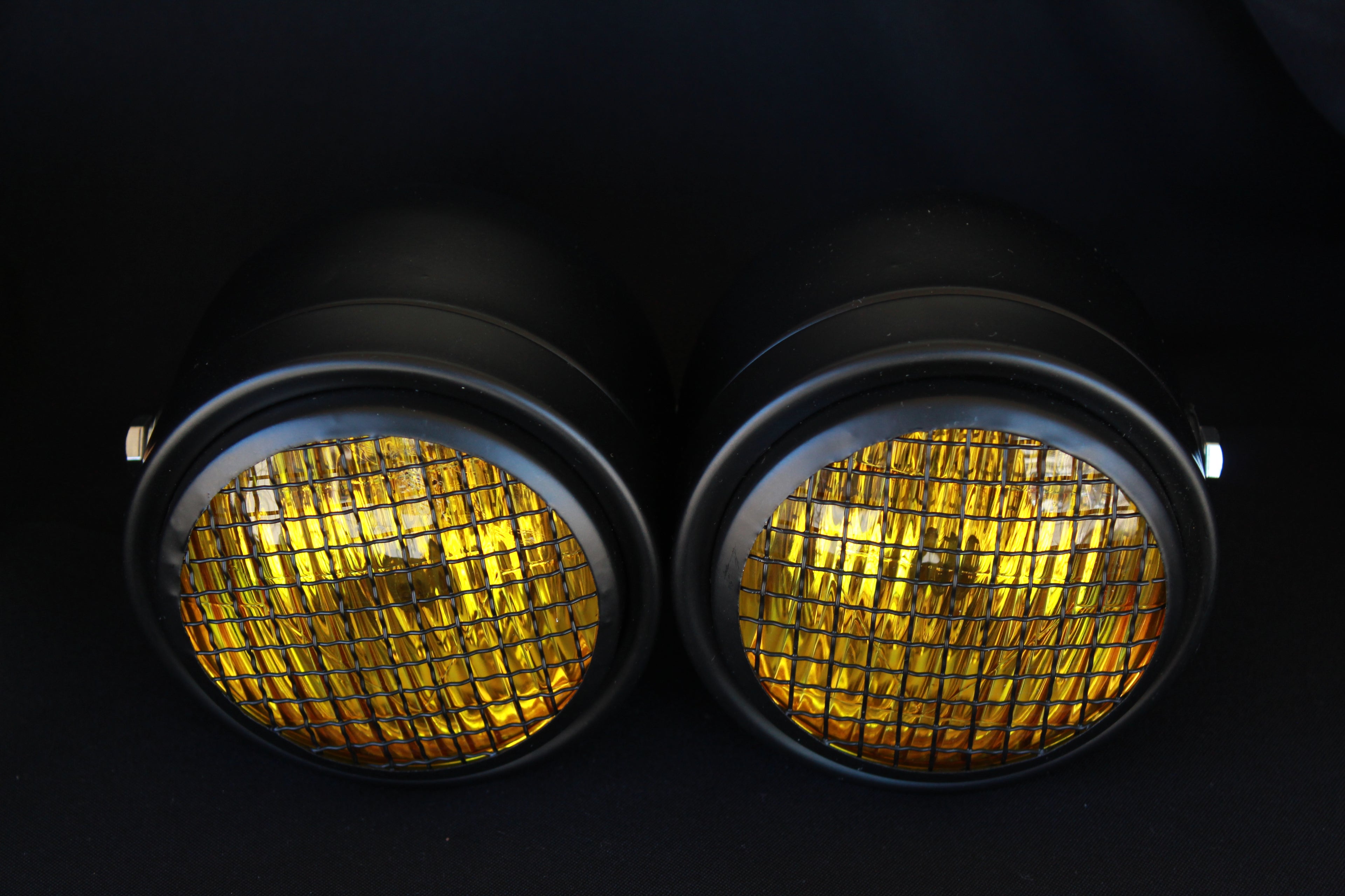 Faro Delantero Doble Universal para Moto con Parrilla | Harley, Cafe Racer, Bobber y Streetfighter