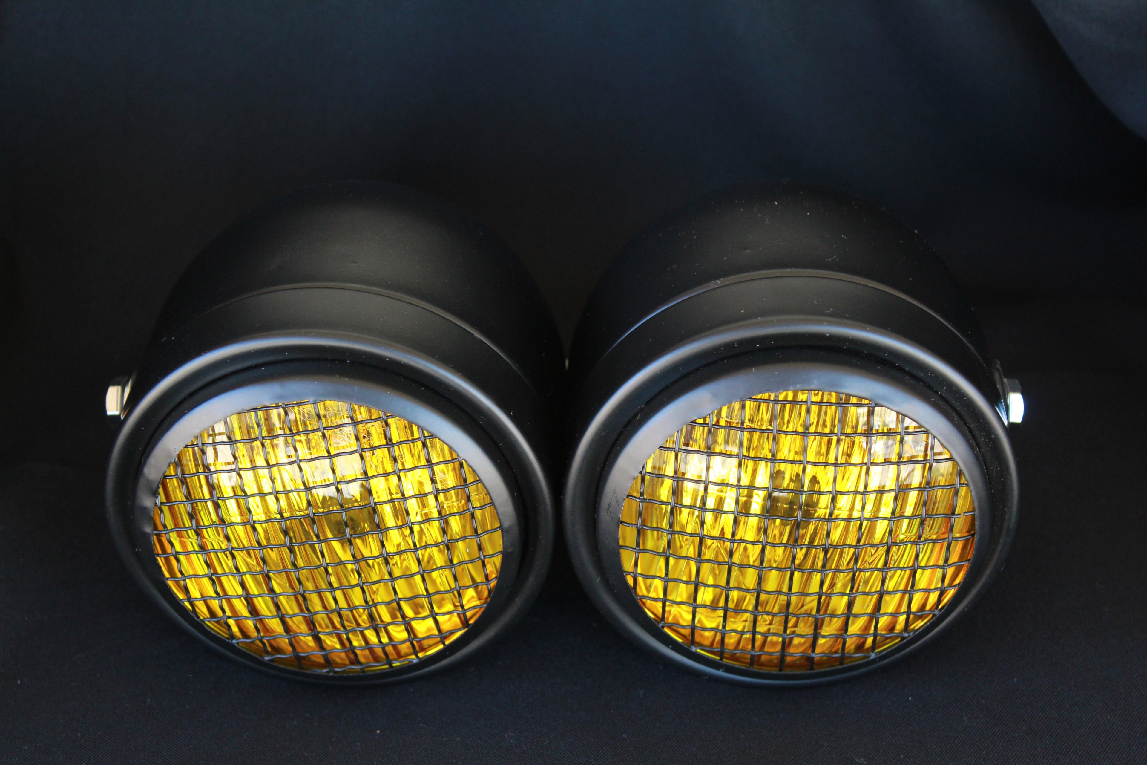 Faro Delantero Doble Universal para Moto con Parrilla | Harley, Cafe Racer, Bobber y Streetfighter