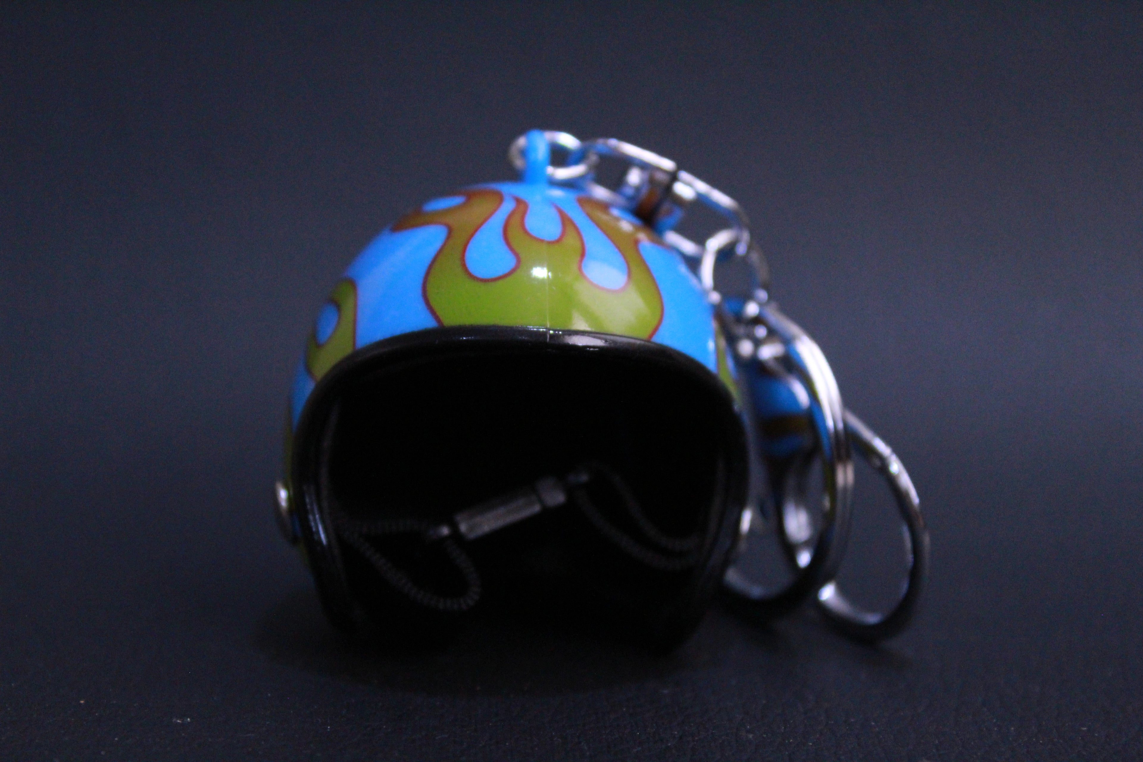 Llavero Casco Bobber Vintage Azul Flame | Estilo Biker Café Racer y Chopper